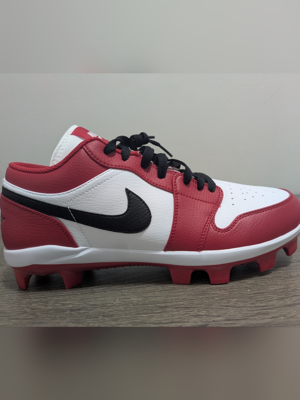 NWOB Jordan 1 Retro Men's MCS Baseball Cleats Red Black White Men's Size 12